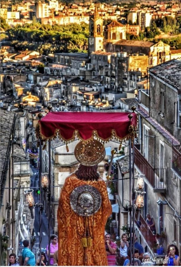 Il Loto Apartment Caltagirone Bagian luar foto